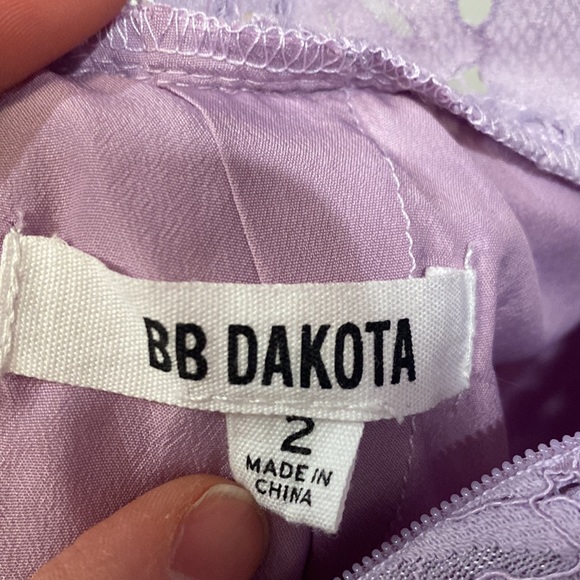 BB Dakota Cara High Neck Lace Cocktail Dress In Lavender - Picture 6 of 9